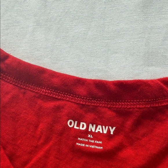 Old Navy Vibrant Holiday Red Crew Neck Tee - Picture 2 of 3
